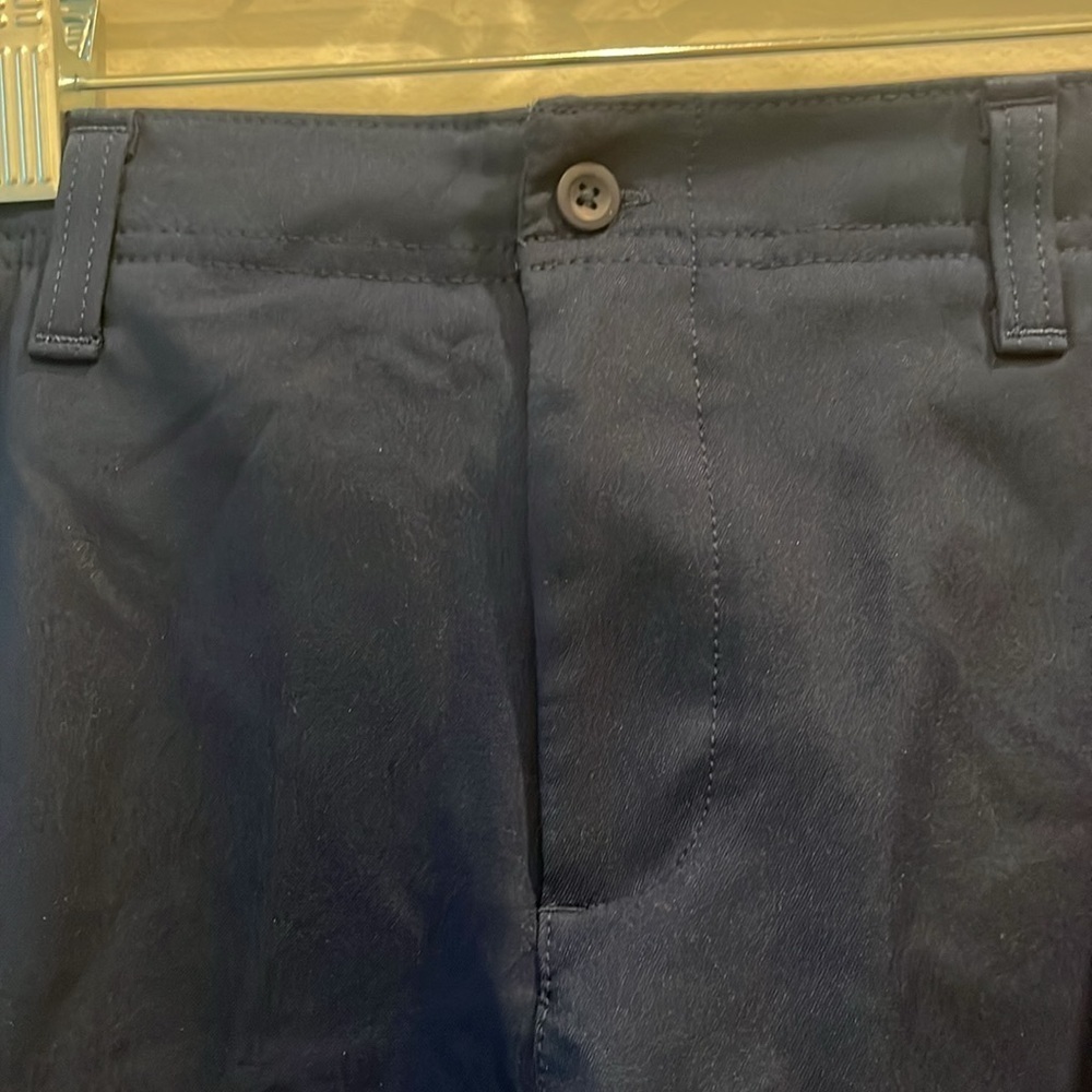 Under Armour - youth boys gold shorts. Size. Youth large. Navy - Picture 3 of 12